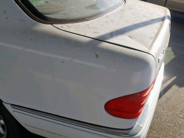 WDBJF65F2WA528899 - 1998 MERCEDES-BENZ E 320 WHITE photo 9