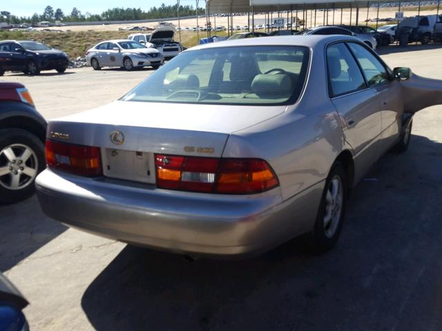 JT8BF28G6W5048780 - 1998 LEXUS ES 300 TAN photo 4