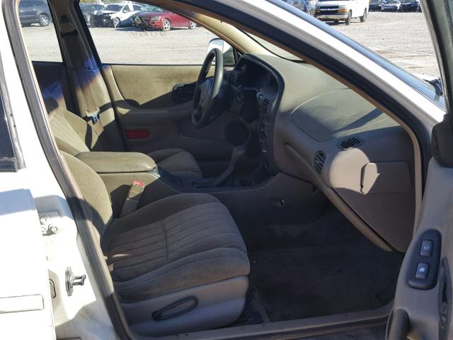 1G2WK52J52F246361 - 2002 PONTIAC GRAND PRIX WHITE photo 5