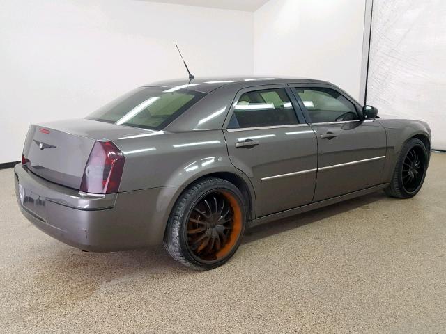 2C3LA43R38H155388 - 2008 CHRYSLER 300 LX GRAY photo 4