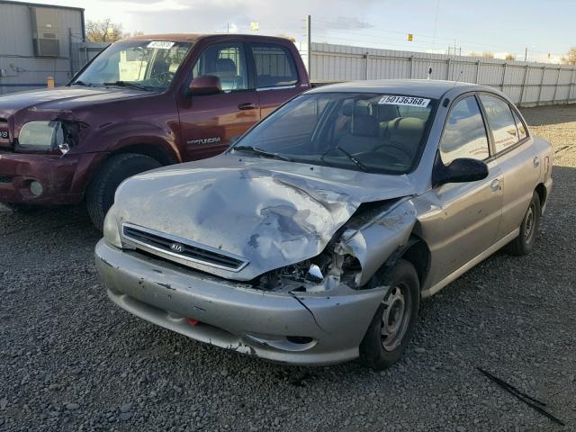 KNADC123016517610 - 2001 KIA RIO SILVER photo 2