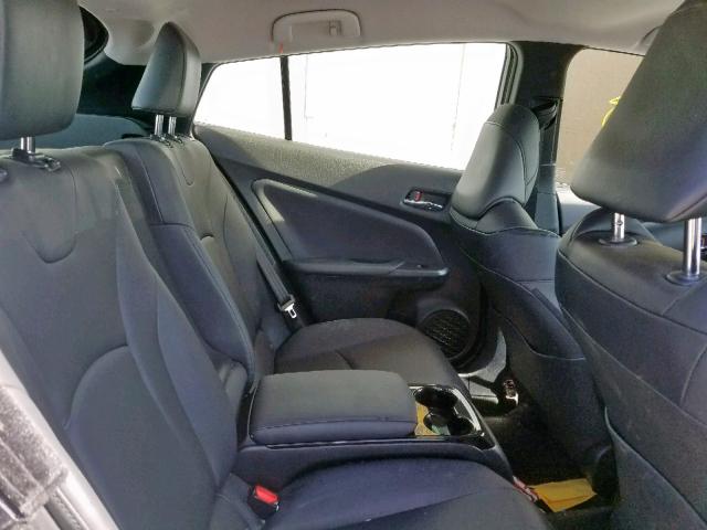 JTDKARFP6H3063323 - 2017 TOYOTA PRIUS PRIM 银色 照片 6