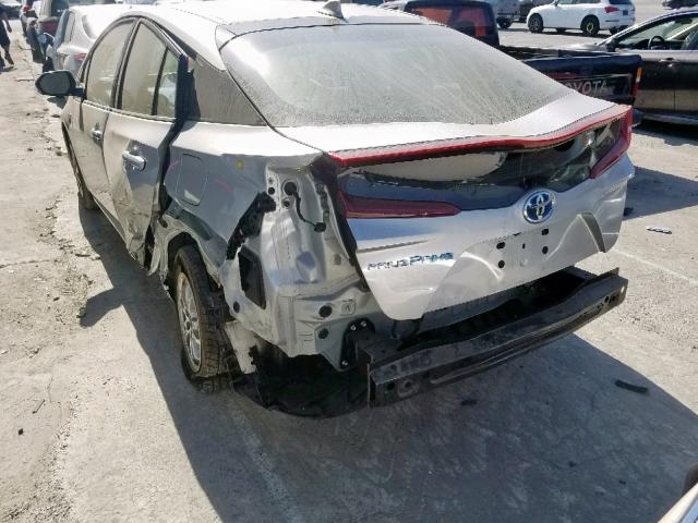 JTDKARFP6H3063323 - 2017 TOYOTA PRIUS PRIM 银色 照片 9