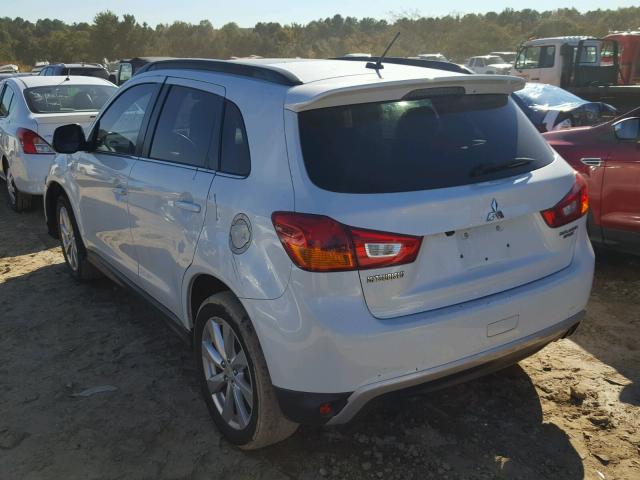 4A4AP4AU5DE003129 - 2013 MITSUBISHI OUTLANDER WHITE photo 3