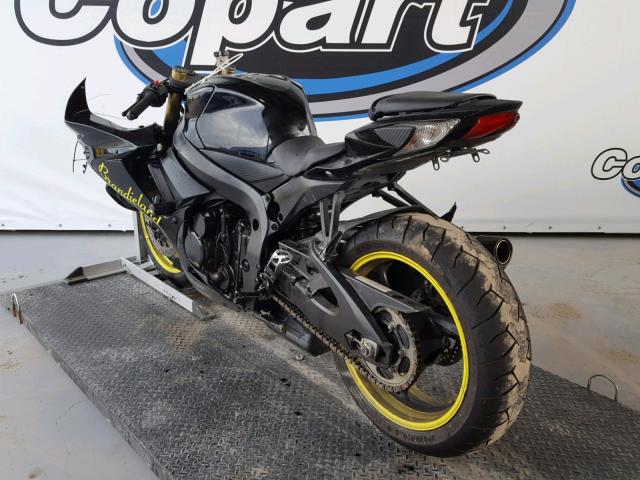 JS1GR7MA5B2103139 - 2011 SUZUKI GSX750 BLACK photo 3