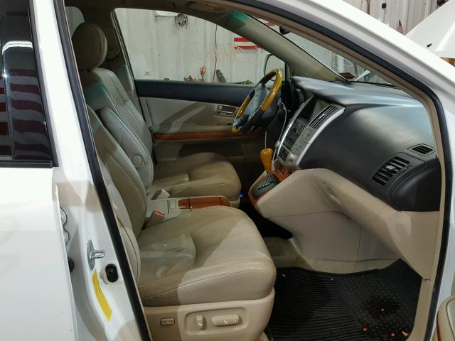 JTJHW31U782851682 - 2008 LEXUS RX 400H WHITE photo 5