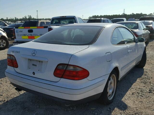 WDBLJ65G2WF037428 - 1998 MERCEDES-BENZ CLK 320 WHITE photo 4