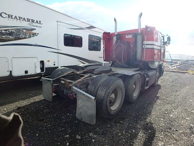 1FUYAZYB2NH524732 - 1992 FREIGHTLINER COE FLA086 RED photo 4