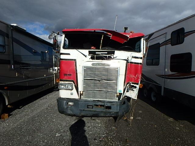 1FUYAZYB2NH524732 - 1992 FREIGHTLINER COE FLA086 RED photo 9