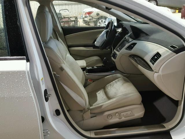 JH4KC1F58EC003144 - 2014 ACURA RLX TECH WHITE photo 5