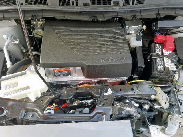 1N4AZ1CP2KC309808 - 2019 NISSAN LEAF S SILVER photo 7