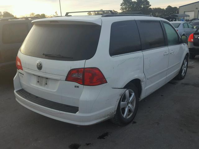 2V4RW3DG6BR642140 - 2011 VOLKSWAGEN ROUTAN SE WHITE photo 4