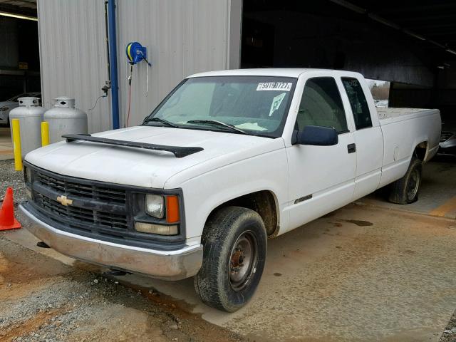 1GCGC29R3VE130013 - 1997 CHEVROLET GMT-400 C2 WHITE photo 2