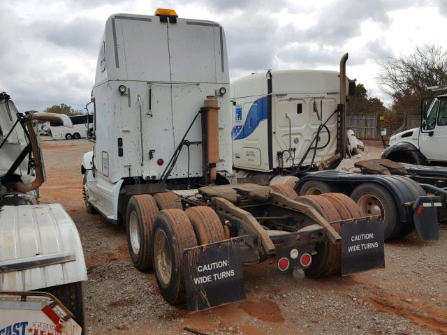 1FUJA6CV04LM37148 - 2004 FREIGHTLINER CONVENTION WHITE photo 3