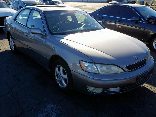 JT8BF28G0W5044448 - 1998 LEXUS ES 300 GRAY photo 1