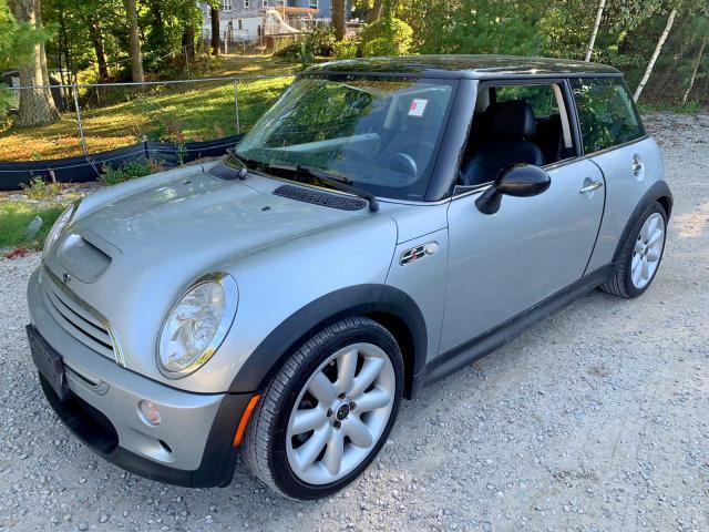 WMWRE334X2TD55090 - 2002 MINI COOPER S SILVER photo 2