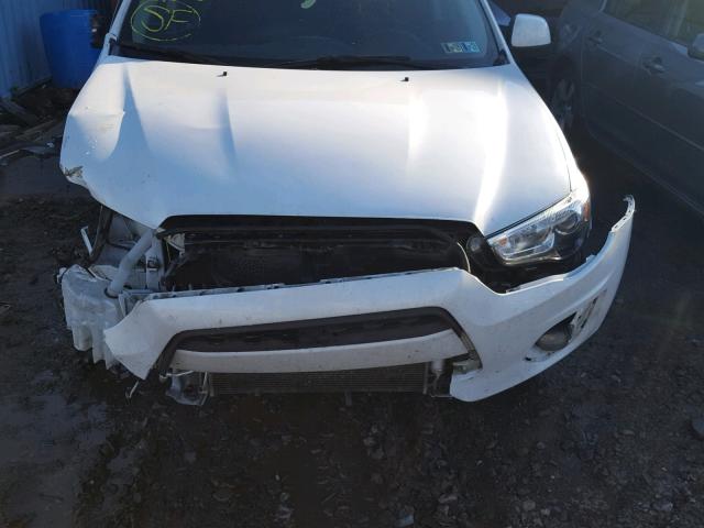 4A4AP3AU2FE014473 - 2015 MITSUBISHI OUTLANDER WHITE photo 7