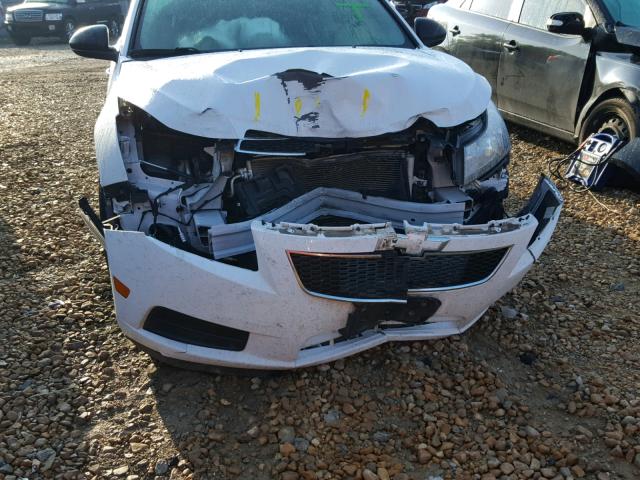 1G1PA5SH5E7236453 - 2014 CHEVROLET CRUZE LS WHITE photo 9