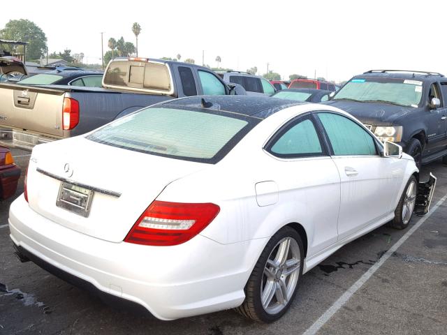 WDDGJ4HB3DG032534 - 2013 MERCEDES-BENZ C 250 WHITE photo 4