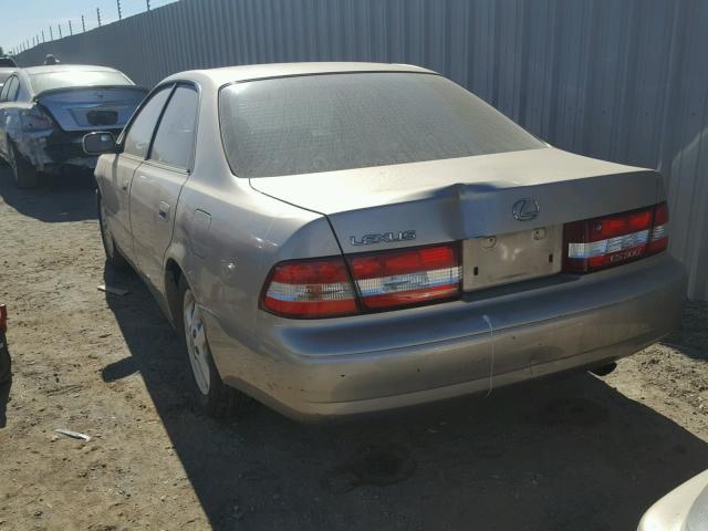 JT8BF28G8Y5081797 - 2000 LEXUS ES 300 CREAM photo 3