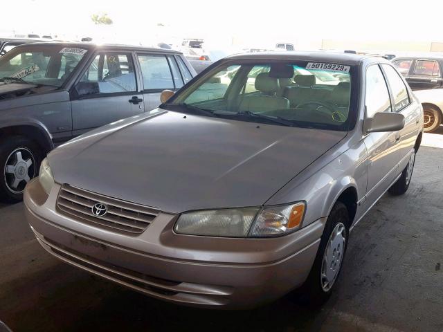 4T1BG22K6VU784596 - 1997 TOYOTA CAMRY CE TAN photo 2