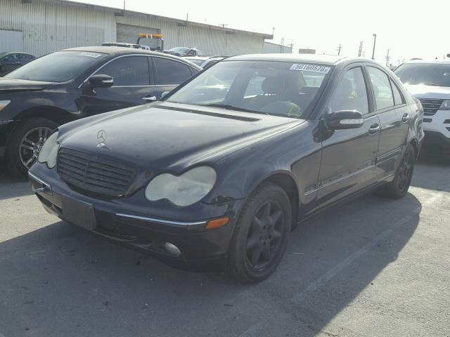 WDBRF61J01F094622 - 2001 MERCEDES-BENZ C 240 BLACK photo 2