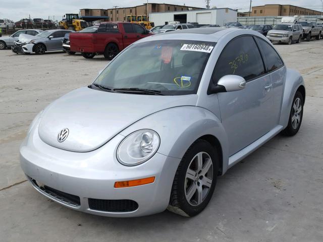 3VWRW31C06M418884 - 2006 VOLKSWAGEN NEW BEETLE Silber Foto 2