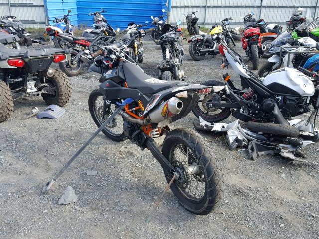 VBKLET40XFM775318 - 2015 KTM 690 ENDURO BLACK photo 3