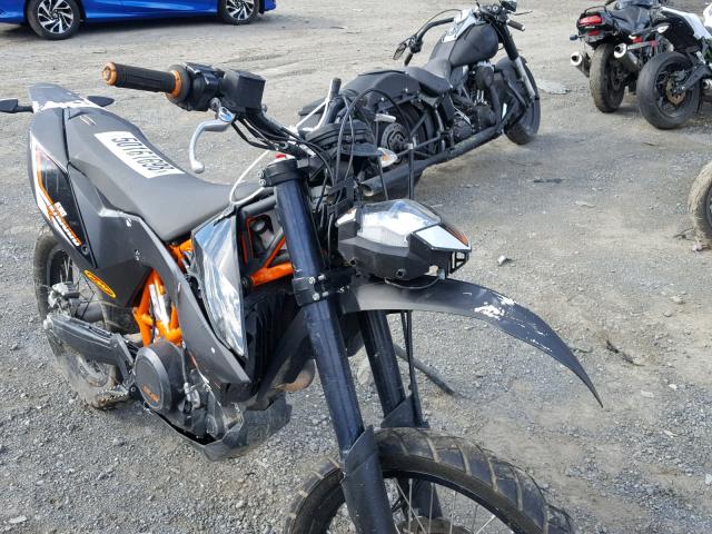 VBKLET40XFM775318 - 2015 KTM 690 ENDURO BLACK photo 9