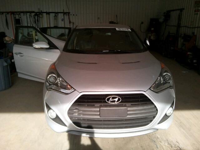 KMHTC6AE8DU163488 - 2013 HYUNDAI VELOSTER T SILVER photo 9