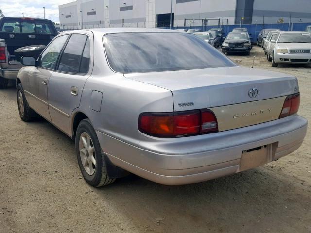 JT2BG12K6T0418990 - 1996 TOYOTA CAMRY DX BROWN photo 3