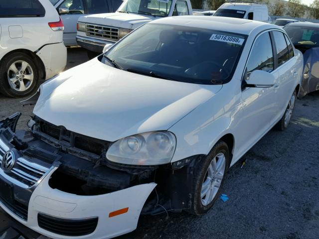 3VWSF71K17M010444 - 2007 VOLKSWAGEN JETTA 2.5 WHITE photo 2