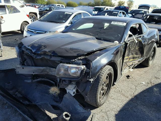 2G1FE1EV7A9218846 - 2010 CHEVROLET CAMARO LS BLACK photo 2