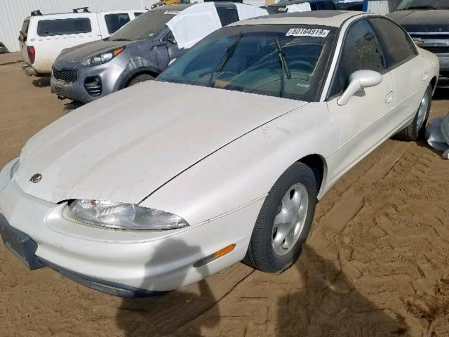 1G3GR62C0V4114224 - 1997 OLDSMOBILE AURORA WHITE photo 2