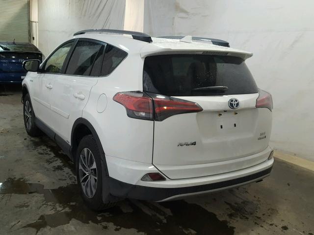 JTMRJREV0JD207012 - 2018 TOYOTA RAV4 HV LE WHITE photo 3