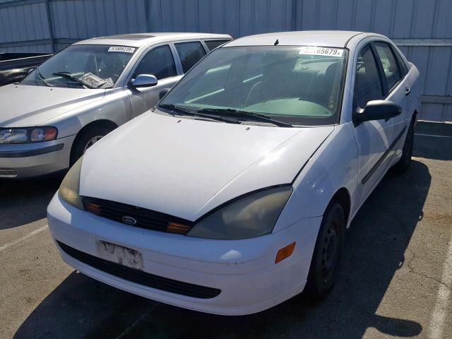 1FAFP33Z34W181833 - 2004 FORD FOCUS LX WHITE photo 2