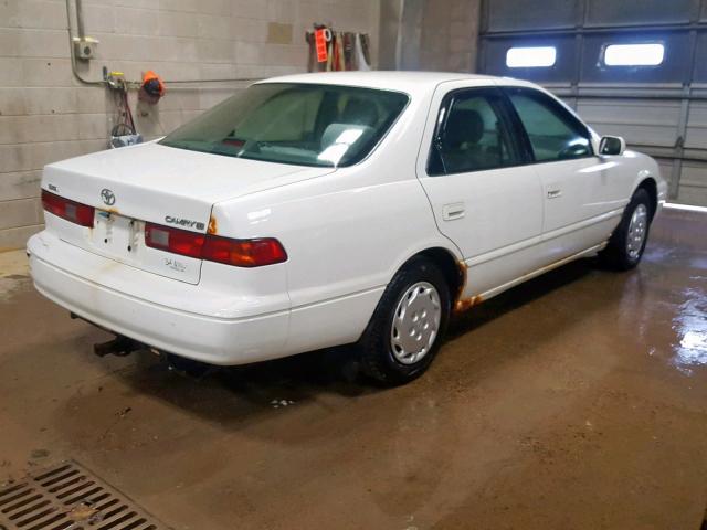 4T1BG22K4WU359900 - 1998 TOYOTA CAMRY CE WHITE photo 4