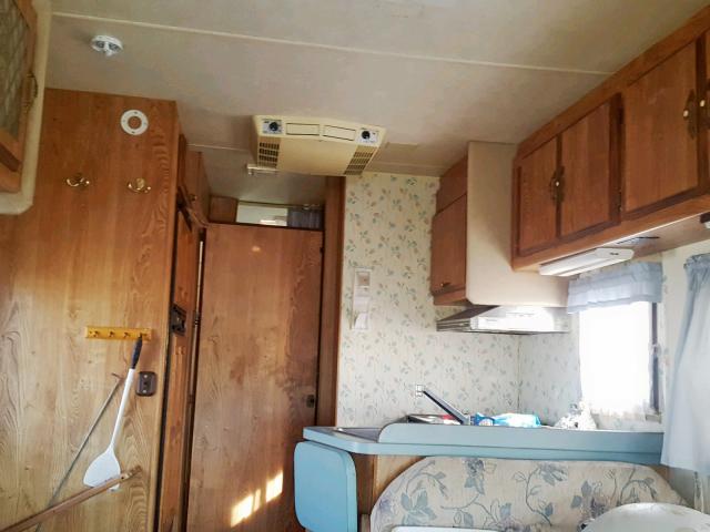 1FDKE30G3JHA27281 - 1988 COACH MOTORHOME WHITE photo 6