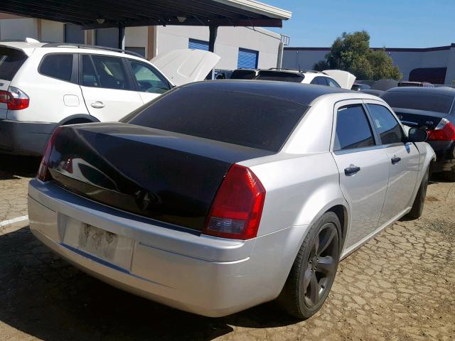 2C3KA43R06H417912 - 2006 CHRYSLER 300 SILVER photo 4