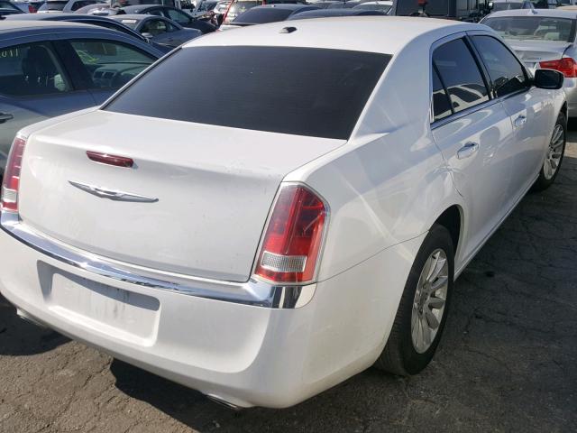 2C3CCAAG7EH276074 - 2014 CHRYSLER 300 WHITE photo 4