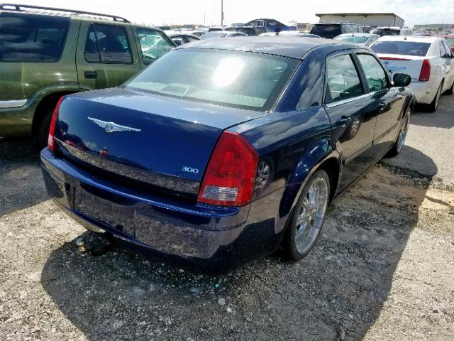 2C3JA43R55H606016 - 2005 CHRYSLER 300 BLUE photo 4