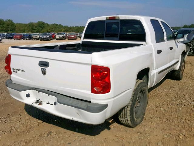 1D7HE48K67S253426 - 2007 DODGE DAKOTA QUA WHITE photo 4