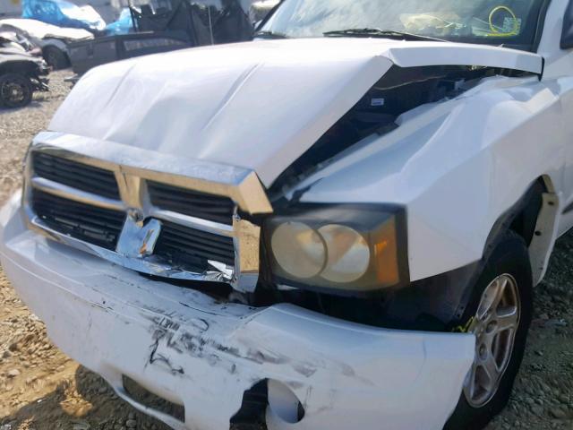 1D7HE48K67S253426 - 2007 DODGE DAKOTA QUA WHITE photo 9