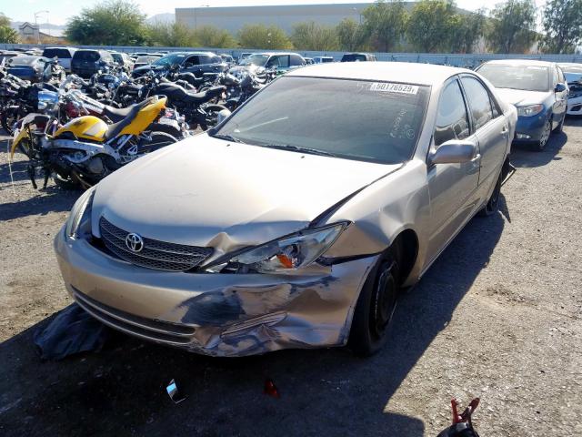 4T1BE32K32U621783 - 2002 TOYOTA CAMRY LE GOLD photo 2