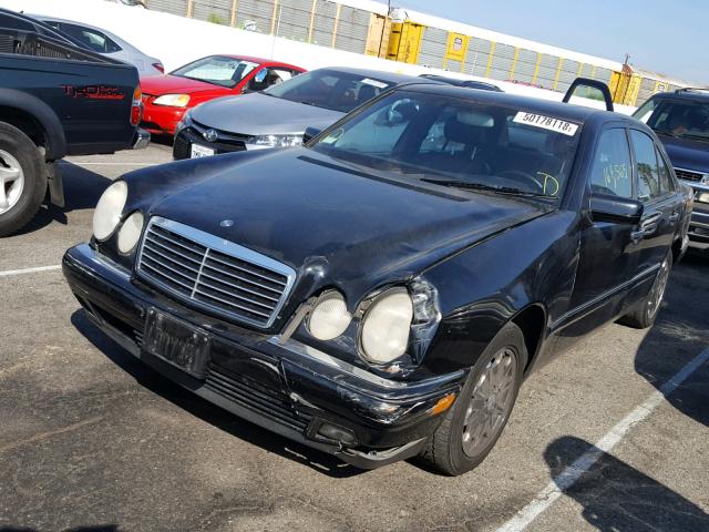 WDBJF65F4WA673894 - 1998 MERCEDES-BENZ E 320 BLACK photo 2