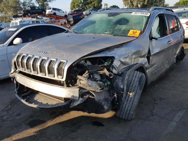 1C4PJLCB6GW281612 - 2016 JEEP CHEROKEE L SILVER photo 2