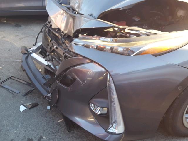 JTDKARFP8J3076385 - 2018 TOYOTA PRIUS PRIM 石墨色 照片 9