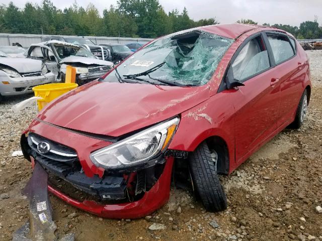 KMHCT5AE2HU302398 - 2017 HYUNDAI ACCENT SE RED photo 2