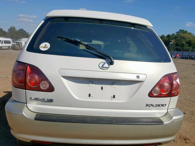 JT6HF10U2X0021184 - 1999 LEXUS RX 300 WHITE photo 9