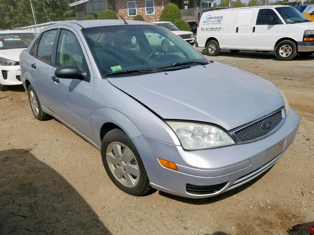 1FAHP34N86W112529 - 2006 FORD FOCUS ZX4 SILVER photo 1